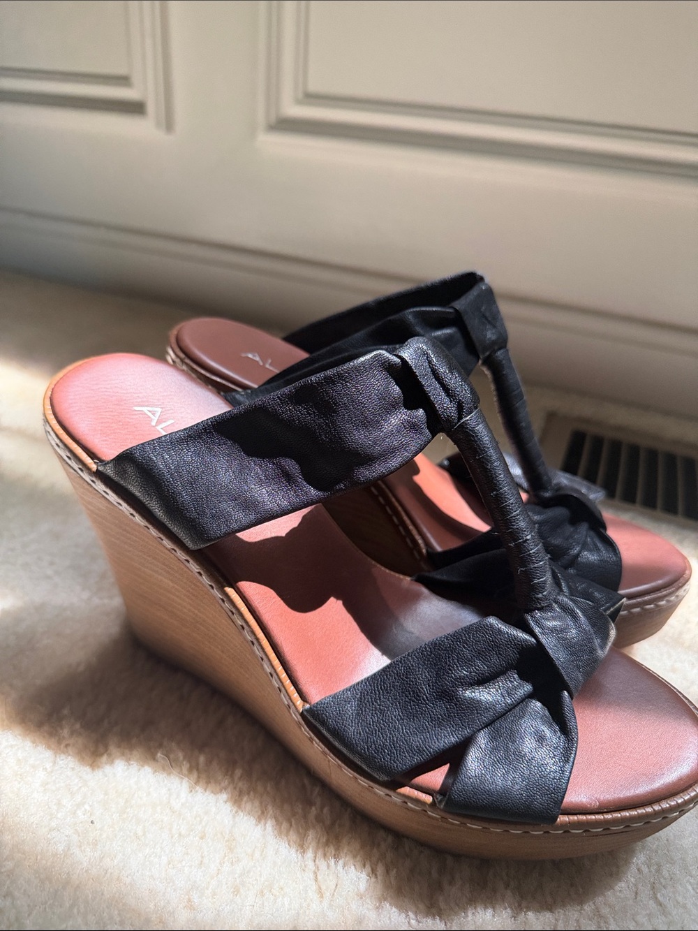 Aldo Black Leather Knotted T-Strap Wedge Sandals